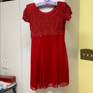 Red party dress. Nylon. 6p.